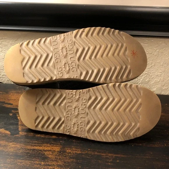 UGG Black Knit Boots 6 *Read description* - Picture 7 of 9